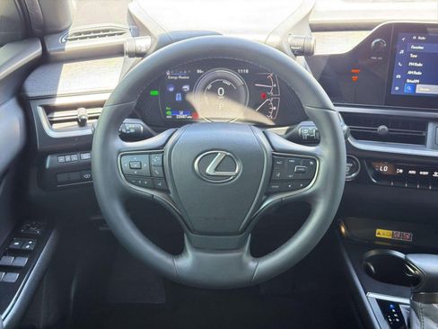 Used 2024 Lexus UX 250h F Sport FWD image 17
