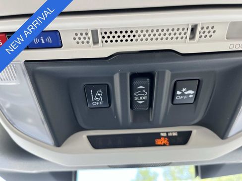 Used 2023 Subaru Forester Premium AWD/4WD image 17