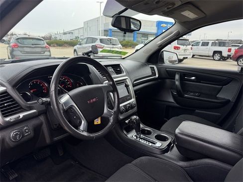 Used 2015 GMC Acadia SLE image 17