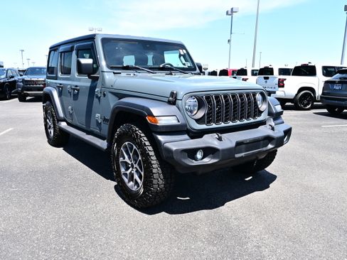 Used 2024 Jeep Wrangler Unlimited Sport AWD/4WD image 2
