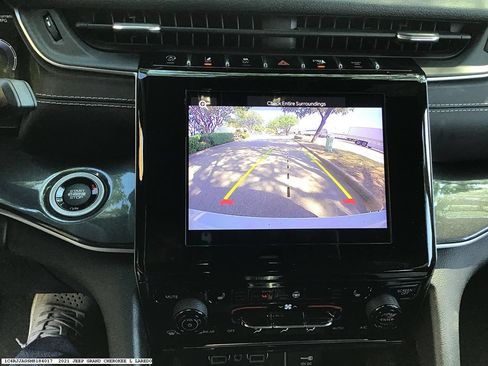 Used 2021 Jeep Grand Cherokee L Laredo RWD image 9