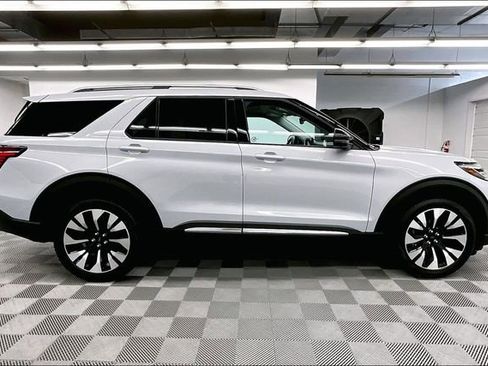 Used 2025 Ford Explorer Platinum w/ LUX Leather Package AWD/4WD image 15