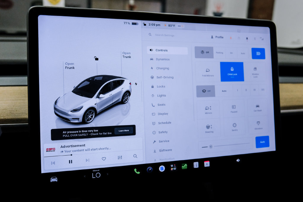 Used 2023 Tesla Model Y Long Range AWD/4WD image 29