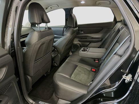 Used 2024 Nissan Ariya AWD image 29