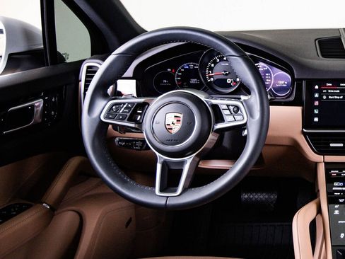 Certified 2023 Porsche Cayenne Platinum Edition AWD/4WD image 26
