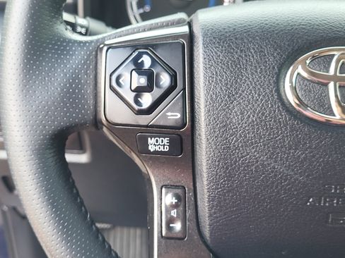 Used 2019 Toyota 4Runner TRD Off-Road Premium AWD/4WD image 15