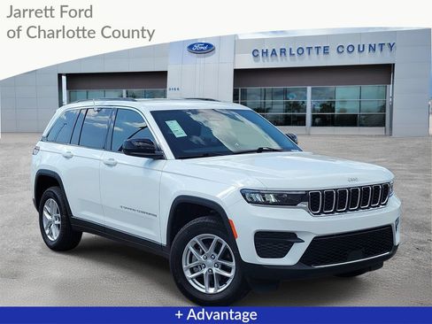 Used 2025 Jeep Grand Cherokee Laredo RWD image 1