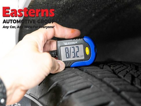 Used 2025 GMC Yukon Denali AWD/4WD image 32