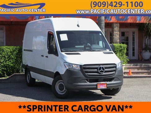 Used 2025 Mercedes-Benz Sprinter 2500 image 1