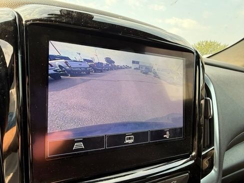Used 2022 Chevrolet Traverse LT w/ LPO, Floor Liner Package AWD/4WD image 3