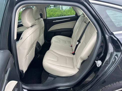 Used 2018 Ford Fusion Titanium AWD/4WD image 12