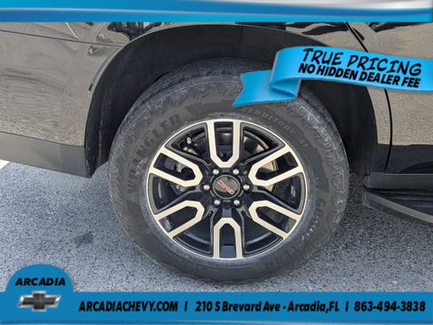 Used 2023 GMC Yukon AT4 w/ LPO, Floor Liner Package AWD/4WD image 11