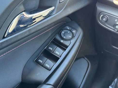 Used 2023 Chevrolet TrailBlazer RS AWD/4WD image 31