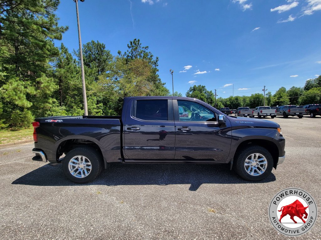 Used 2022 Chevrolet Silverado 1500 LT AWD/4WD image 8