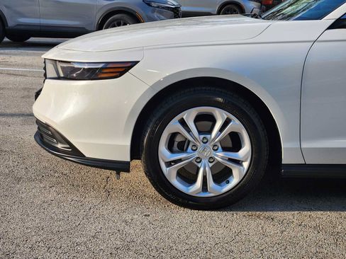Used 2025 Honda Accord LX image 8