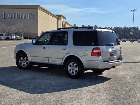 Used 2010 Ford Expedition XLT image 4