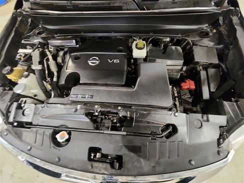 Used 2015 Nissan Pathfinder SV image 27