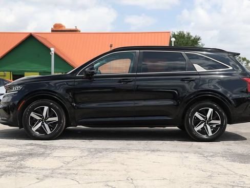 Used 2021 Kia Sorento S w/ Panoramic Sunroof Package FWD image 4
