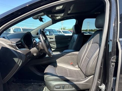 Used 2024 Buick Enclave Avenir w/ Avenir Technology Package AWD/4WD image 5