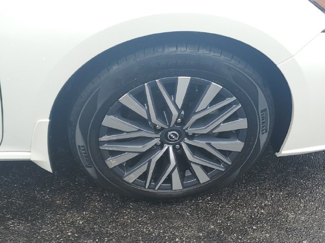 Certified 2023 Nissan Altima 2.5 SV FWD image 6