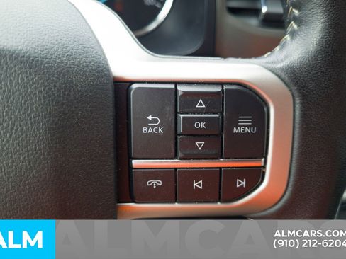 Used 2024 Ford Expedition XLT image 11