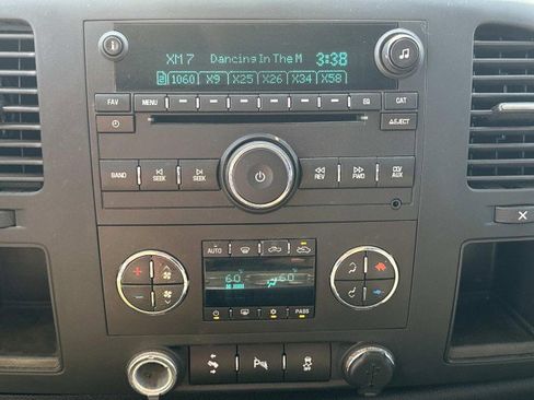 Used 2013 Chevrolet Silverado 2500 LT w/ Interior Plus Package image 28