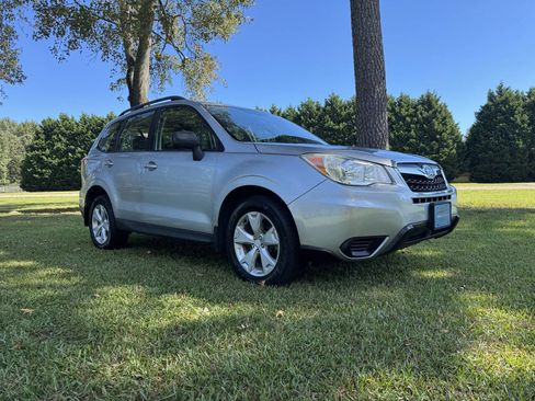 Used 2015 Subaru Forester 2.5i w/ Alloy Wheel Package image 6
