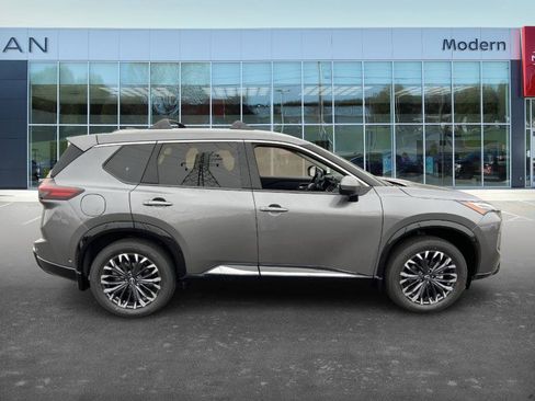 New 2026 Nissan Rogue Platinum image 4