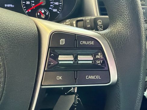 Used 2020 Kia Sorento LX FWD image 38