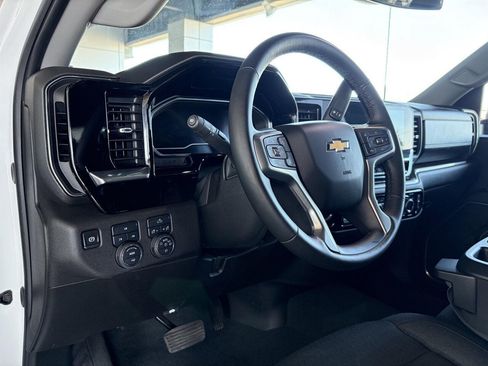 Used 2025 Chevrolet Silverado 2500 LT w/ Convenience Package AWD/4WD image 14