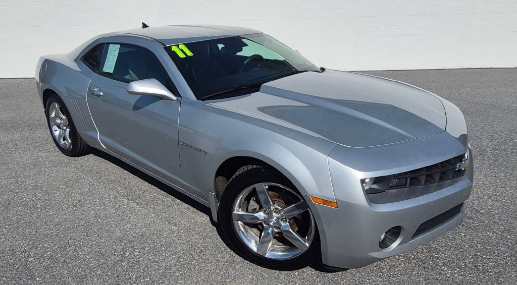 Used 2011 Chevrolet Camaro LT RWD image 3