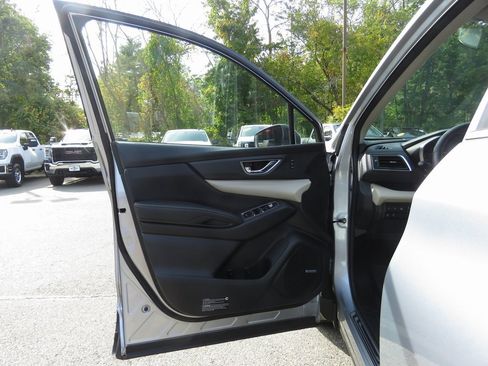 Used 2022 Subaru Ascent Limited w/ Technology Package image 10