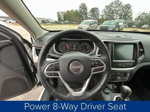 Used 2017 Jeep Cherokee Latitude w/ Safety/Convenience Group image 30