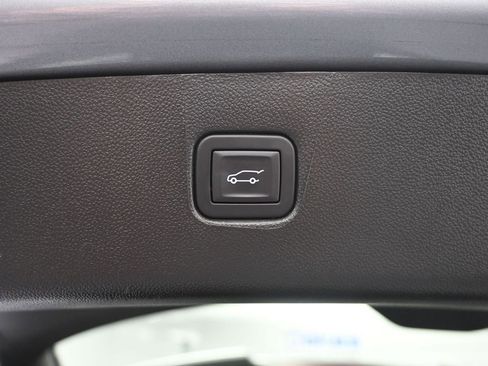 Used 2025 Chevrolet Blazer RS image 36