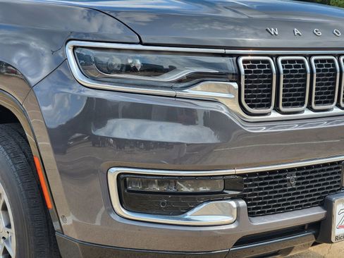 Used 2022 Jeep Wagoneer Series I AWD/4WD image 9