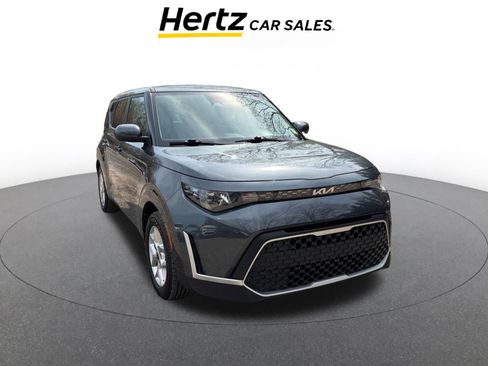 Used 2025 Kia Soul LX w/ LX Technology Package FWD image 1