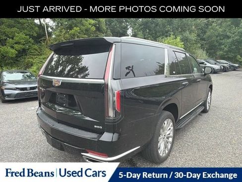 Used 2023 Cadillac Escalade ESV Premium Luxury w/ LPO, Floor Liner Package AWD/4WD image 8