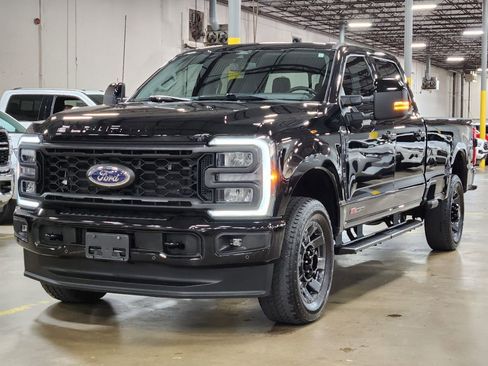 Used 2024 Ford F350 Lariat w/ Lariat Ultimate Package image 4