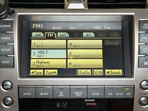 Used 2011 Lexus GX 460 w/ Comfort Plus Pkg image 24