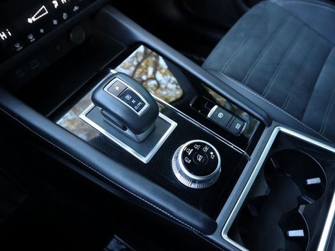 Used 2024 Mitsubishi Outlander SE Black Edition image 34