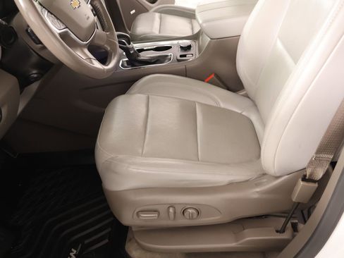 Used 2021 Chevrolet Traverse Premier w/ LPO, Floor Liner Package AWD/4WD image 13