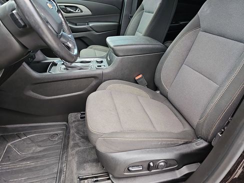 Used 2020 Chevrolet Traverse LT FWD image 20
