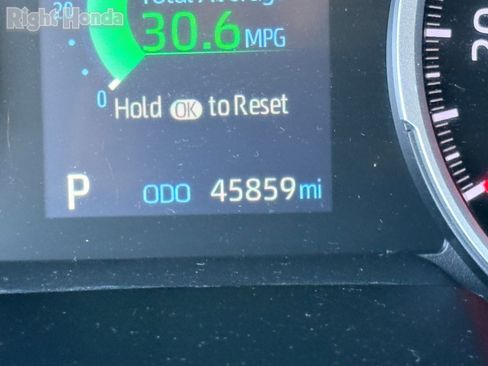 Used 2022 Toyota RAV4 LE w/ Carpet Mat Package (TMS) image 17