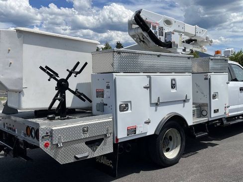 Used 2017 Ford F550 4x4 SuperCab Super Duty image 5