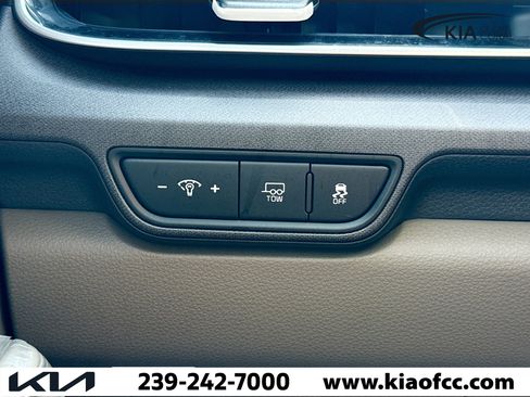 New 2026 Kia Carnival EX FWD image 36