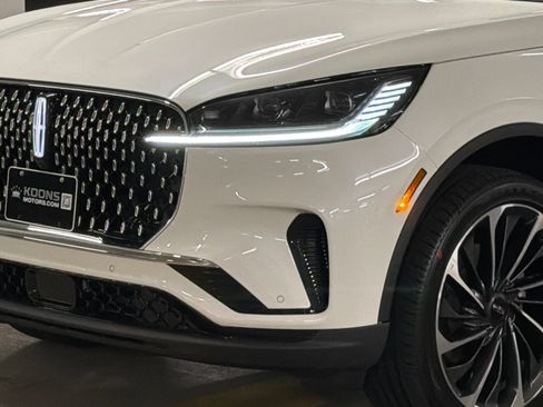 New 2026 Lincoln Aviator Reserve AWD/4WD image 2