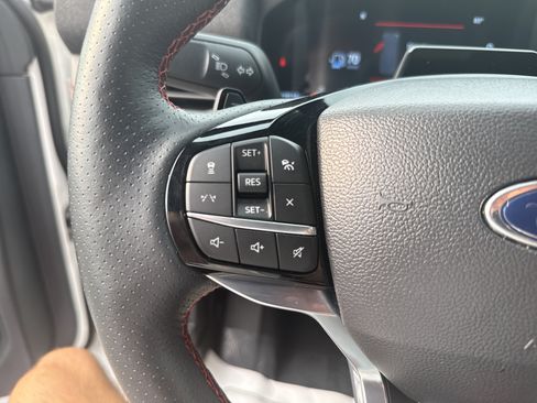 Used 2025 Ford Explorer ST AWD/4WD image 19
