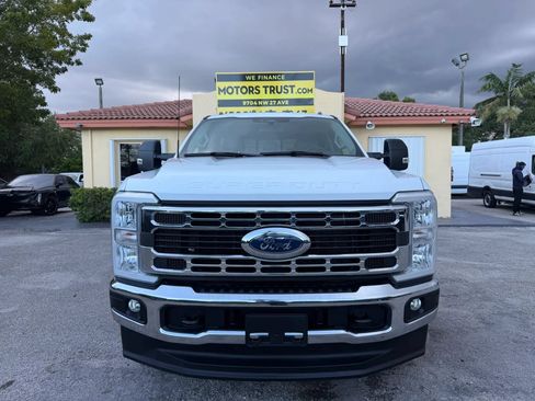 Used 2024 Ford F350 4x4 Crew Cab XL DRW w/ XL Chrome Package image 8