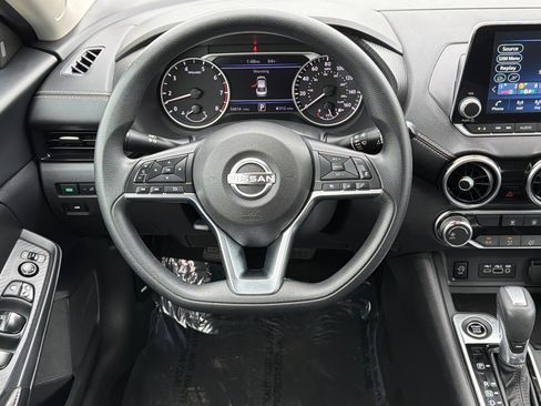 Used 2024 Nissan Sentra SV FWD image 13