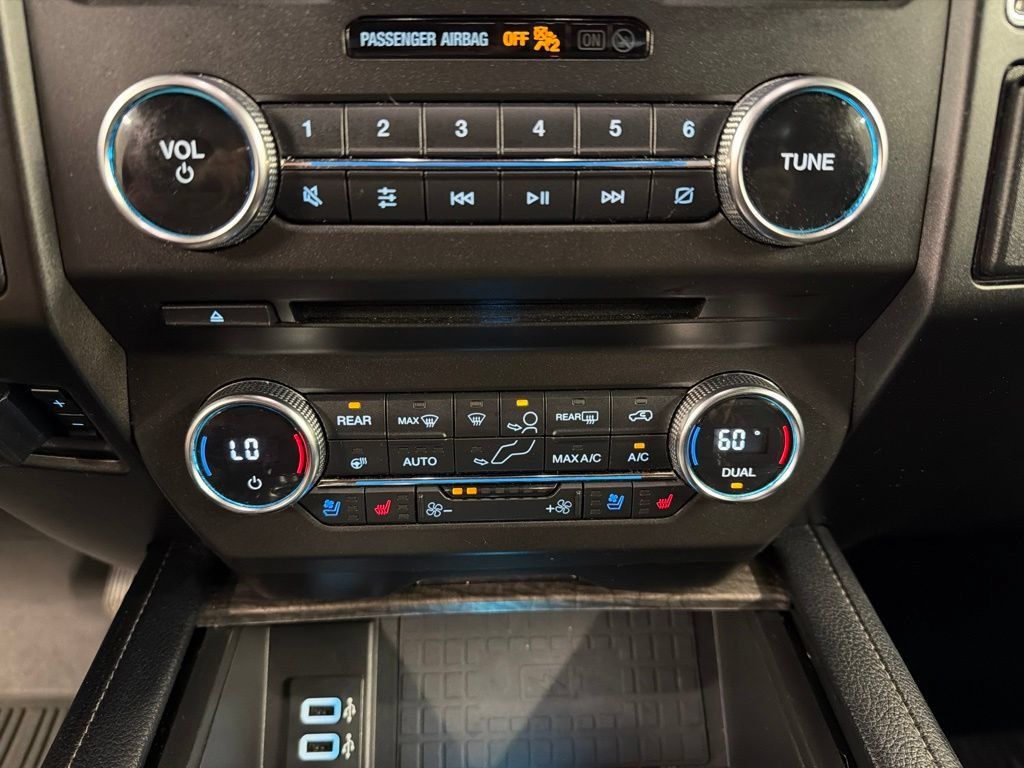 Used 2018 Ford Expedition Limited w/ Equipment Group 301A AWD/4WD image 14